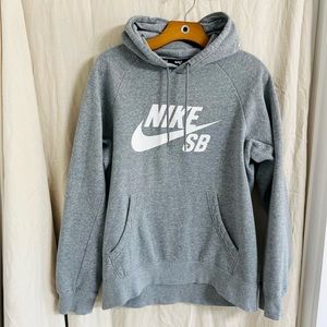 🤍Nike hoodie-nice day- good used condition 🤍